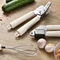 Ensemble d'ustensiles de cuisine en acier inoxydable avec logo personnalisé, poignée blanche, comprenant éplucheur, ouvre-boîte, coupe-pizza et plus encore