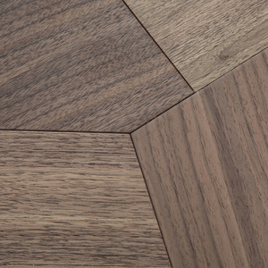 Parquet radial en chêne français multicouche de qualité ABCD, surface texturée brossée, 14 mm 16 mm, pour les installations de loisirs - Product Image 1