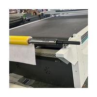 Máquina de Corte Digital con Alimentación Automática para Vinilos, Etiquetas, Cartón Corrugado y Cartón de Nido de Abeja con Cortador en V