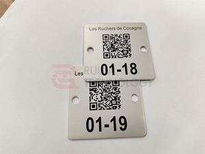 ป้ายโลหะ<span class=keywords><strong>ภาษา</strong></span>ฝรั่งเศสแบบกำหนดเอง - คิวอาร์โค้ดและหมายเลขซีเรียลสำหรับติดตามรังผึ้ง - Product Image 2