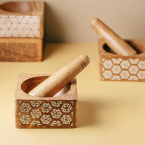 Mortero de madera personalizable respetuoso con el medio ambiente y más vendido, utensilios de cocina Okhli multifunción, juego Premium tallado a mano - Product Image 1