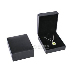 Boîte en papier simili cuir personnalisée fabriquée en Chine, boîte d'emballage pour montres en cuir PU faite à la main, boîtes en papier avec coussinets pour montres - Product Image 3