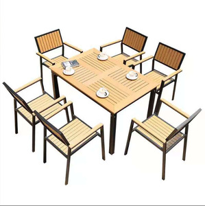 Conjunto de Mesa y Sillas para Exterior, Resistentes al Sol y al Agua, de Plástico y Madera, Diseño Simple y Creativo, para Patio, Balcón, Comedor Casual al Aire Libre - Product Image 6