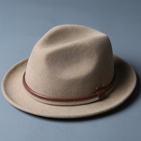 MUESTRA GRATUITA MOQ bajo Oem Odm Venta británica en línea Etiqueta privada Personalizable Western Fleece Goat Bulk Jazz Fedora Sombrero de fieltro