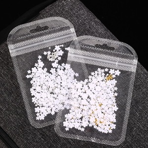 Fleur blanche à cinq pétales, célèbre sur internet, en résine tridimensionnelle, avec perles en or, argent et acier, grandes et petites fleurs mélangées pour ongles - Product Image 4