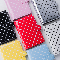 Organizador de Cuaderno A6 Rojo con Diseño de Puntos, Carpeta de Cuero PU con Sobres para Efectivo y Hojas de Planificación de Presupuesto para Ahorrar Dinero