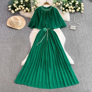 Elegante Vestido de Manga Corta con Chal para Mujer, Diseño de Alta Gama con Cristales, Cintura Ajustable con Cordones, Falda Larga Plisada - Product Image 1