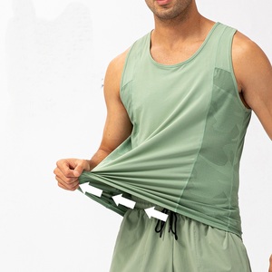 Débardeur sans manches pour homme vert menthe, col rond, tricoté, séchage rapide, sportif, fitness, couleur unie - Product Image 3