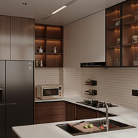 Meuble de cuisine haut contemporain avec moulures et poignées, idéal pour les projets résidentiels haut de gamme et les appartements.