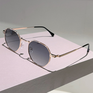 Lunettes de soleil polarisées polygonales en métal UV400 avec monture en alliage rétro 2026 et logo personnalisé pour hommes et femmes - Product Image 3