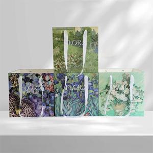 Sac cadeau en papier à motif floral style jardin, estampage à chaud, 2 pièces/paquet, pour emballage de fleurs - Vente chaude - Product Image 1