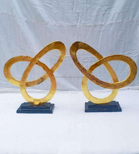 Support de bureau autoportant de haute qualité en métal avec un accent créatif unique, parfait pour une décoration et une organisation de bureau élégantes - Product Image 2