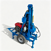 Foreuse à chenilles compacte et robuste pour puits d'eau et foreuse rotative pour puits d'eau avec tête oscillante pour formations instables