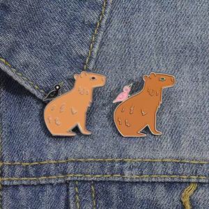 Al por mayor: Pines de metal de dibujos animados, Colección de criaturas encantadoras, Pin de esmalte de capibara lindo, Broches de hipopótamo de recuerdo, Pin divertido de animales - Product Image 2