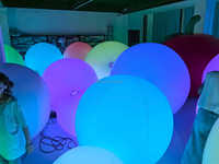 Éclairage LED interactif changeant de couleur contrôle multi-tactile ballon de foule gonflable Zygote équipement de Service de Concert de fête