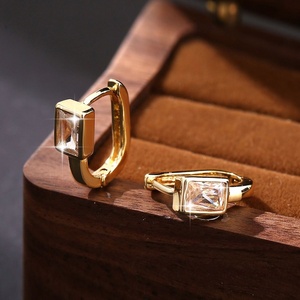 Pendientes Largos Elegantes de Estilo Europeo Americano para Mujer, Chapados en Oro y Cobre, con Microincrustaciones de Circonita, Geométricos, Modernos y Sencillos - Product Image 4