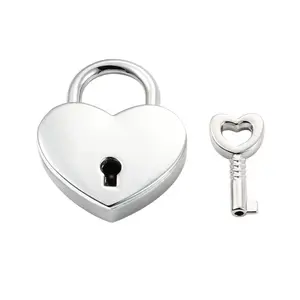 Nuevo Llavero con Candado de Acero Inoxidable con Forma de Corazón de 39x30 mm con Llave Funcional, Llegada en 2026 - Product Image 3