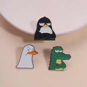 Spilla Decorativa Dipinta a Forma di Animale: Anatra, Coccodrillo, Pinguino - Accessorio per Capelli, Spilla da Colletto, Distintivo per Matrimonio - Product Image 1