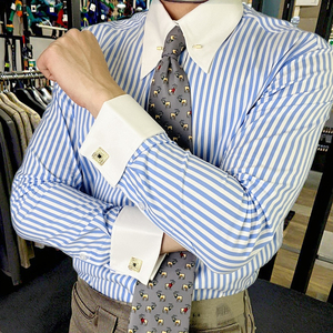 Camicie a righe da uomo di alta qualità personalizzate in fabbrica, in cotone traspirante con colletto a punta e polsini alla francese, stile formale. - Product Image 1