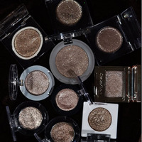 Palette d'ombres à paupières crème mate scintillante imperméable unique poudre pressée longue durée pour un teint clair ou foncé