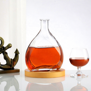 <span class=keywords><strong>Bouteille</strong></span> <span class=keywords><strong>de</strong></span> vodka carrée givrée personnalisée avec crâne d'ours russe, avec bouchon en liège, estampée à chaud pour la <span class=keywords><strong>tequila</strong></span>, le whisky, le brandy - Product Image 1