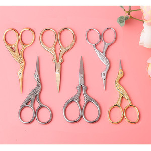 กรรไกรตัดเล็บแบบกรรไกรตัดกระดาษ กรรไกรตัดเล็บสีทองและสีเงิน เครื่องมือเสริมความงามสไตล์วินเทจ ทนทาน ใช้ในบ้าน ใบมีดตรง รูกลม - Product Image 2