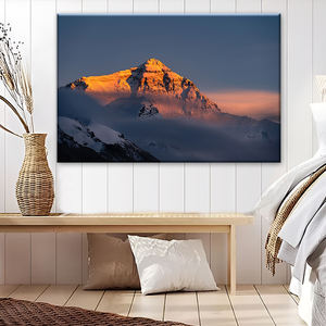 Una splendida stampa su tela con una mozzafiato vista al tramonto sul Monte Everest, paesaggio nepalese, perfetta per la decorazione. - Product Image 2