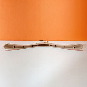 Cintres personnalisés en velours durable avec crochet rond doré Mannequins de veste habillée et de manteau peu encombrant - Product Image 5