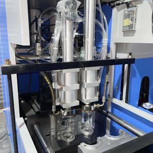 700bph Semi-Automatische Huisdier Blaasmachine 5l Twee Holte Fles Blaasmachine Lager Plc Pomp Motor Kern Componenten Pp - Product Image 5