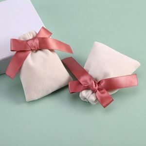 Bolsa de Almacenamiento de Joyería de Microfibra Rosa para Exportación de Fábrica de Navidad, Bolsa Personalizable con Logotipo Impreso, ¡Gran Venta! - Product Image 5