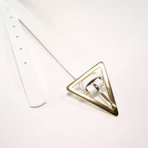 เข็มขัดผู้หญิงหัวเข็มขัดทองทรงสามเหลี่ยมสไตล์ลำลองโลหะผสมชุบหนังสีขาว - Product Image 3