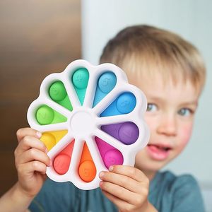 Juguete Sensorial Educativo para Niños, Diseño de Girasol con Burbujas, para Aliviar el Estrés, de Silicona, Marca Mouse Control Pioneer - Product Image 1