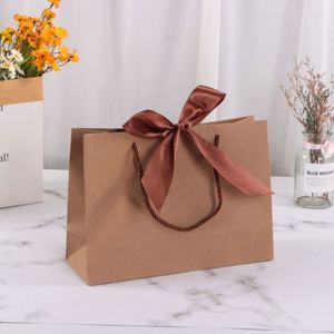 ถุงกระดาษช้อปปิ้งสั่งทำขายส่ง พิมพ์โลโก้ ถุงของขวัญกระดาษหรูหรา พร้อมหูหิ้ว - Product Image 1