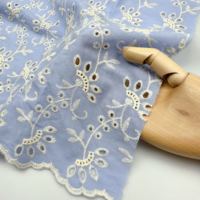 Tissu brodé en coton à motifs floraux pour robe de femme