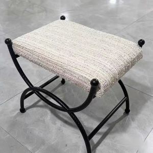 Taburete de entrada retro francés para cambiar zapatos, con asiento de metal y tapizado suave, pedal, taburete pequeño tipo sofá, taburete para vestidor - Product Image 6