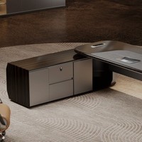 Mobilier de bureau design léger et luxueux Table de direction noire de haute qualité Bureau de patron de luxe moderne pour PDG