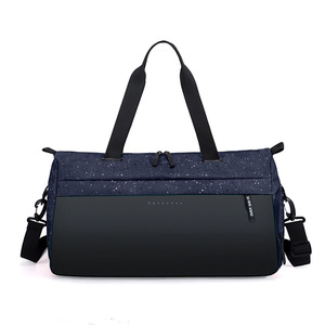 Bolsa de Viaje Deportiva Multifuncional 2025, con Separación para Ropa Seca y Mojada, Diseño Geométrico, para Viajes de Negocios y Comercio Transfronterizo - Product Image 1