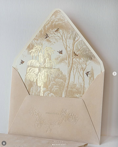 Ensemble d'enveloppes de mariage de luxe bleu marine en kraft avec doublure intérieure motif château manoir aquarelle et impression personnalisée - Product Image 5