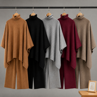 Ensemble deux pièces élégant en maille pour femme, idéal pour l'automne, le quotidien, le bureau ou la rue : pull à col roulé et pantalon large, tenue décontractée.