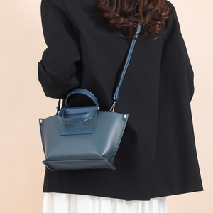 RZCK Fashion Luxury Faux Leather Purse Custom logo Women's High Quality <strong>Small</strong> <strong>Black</strong> <strong>Handbag</strong> for College Low Moq Custom Tote Bags - Product Image 5