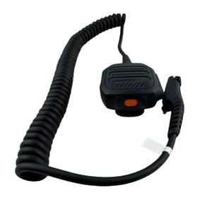 Micrófono Dinámico de Mano con Cable RM730 PMMN4131A, Botón de Emergencia para Radio Bidireccional R7A/R7 NKP/FKP - Product Image 3