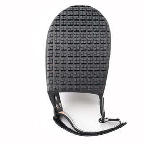 Couvre-chaussures de sécurité à embout en acier utilisés pour les visites dans les environnements industriels afin d'éviter le risque de dommages aux orteils - Product Image 2