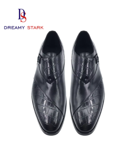 Mocassins en cuir PU pour hommes, confortables, respirants, légers, avec semelle intérieure massante, semelle en caoutchouc, pour le bureau, les occasions professionnelles et les mariages, logo personnalisé - Product Image 3