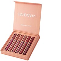 Ensemble de rouge à lèvres et gloss à lèvres scintillants minéraux naturels avec formule crème hydratante imperméable dans un coffret cadeau