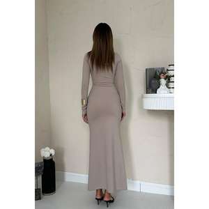 Vestido largo beige al por mayor, ceñido al cuerpo, con cintura natural, cuello redondo, silueta tipo tubo, tela transpirable - Product Image 1