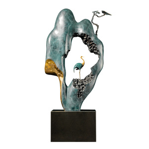 Ornement en laiton Copper And Gold Years Crane Valley, forme irrégulière, fait main, art décoratif pour la maison, le salon et l'entrée - Product Image 1