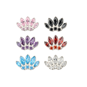 Pendiente de Hélice con Rosca Interna de Titanio 16G, Implante de Fábrica, 3 Circonitas Marquise y 3 Circonitas Redondas en la Parte Inferior - Product Image 1