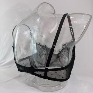 Ensemble de lingerie boudoir pour femme en dentelle noire, soutien-gorge à armatures 3/4, string, porte-jarretelles, respirant, taille basse, en maille transparente à pois, vente en gros - Product Image 4