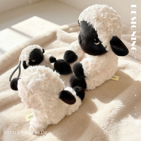 Jouets en peluche personnalisés, faible MOQ, mouton noir assis en peluche, adorable jouet en peluche mouton