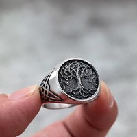 Anillo Unisex de Acero Inoxidable Estilo Vikingo Retro Europeo y Americano con Árbol de la Vida Brillante